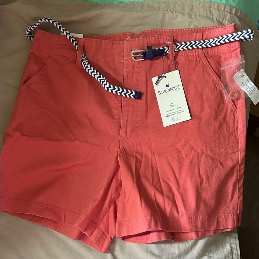 Gloria Vanderbilt Coral Shorts with Navy Belt